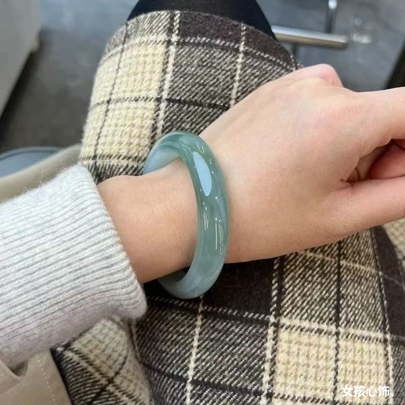 Bracciale in giada ghiacciata, - Bracelets recensione e prezzo