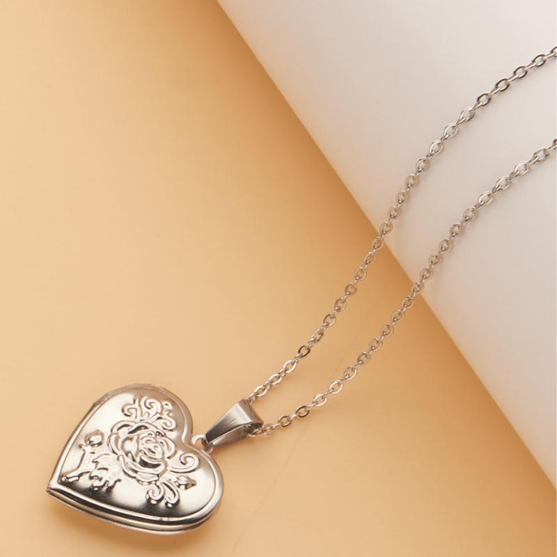 Collana Gotica Vintage a Cuore - Heart Locket Necklace Photo recensione e prezzo